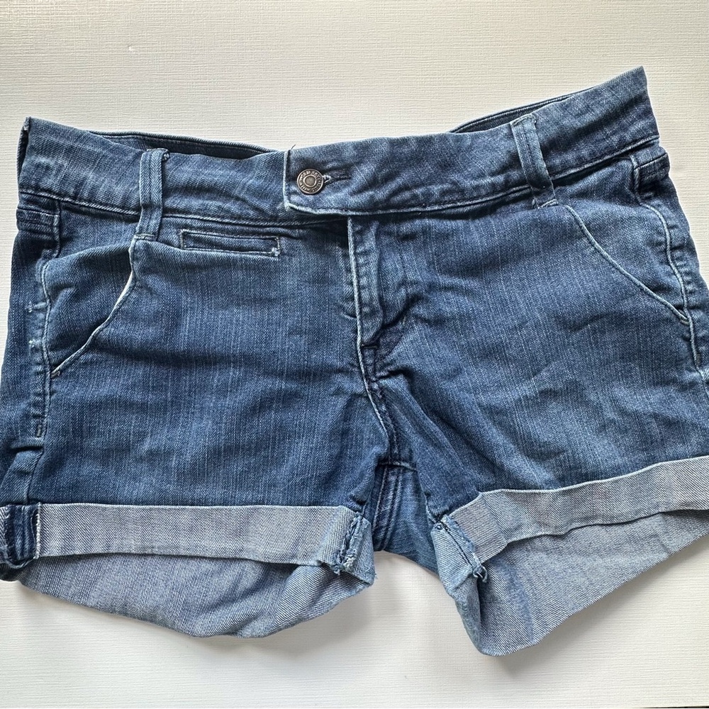Old Navy Diva medium wash cuffed denim jean shorts women’s‎ 8